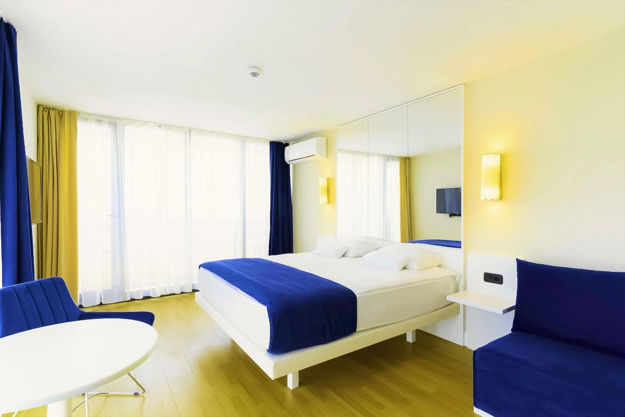 Orbi City Hotel With Sea View Batumi Exterior foto